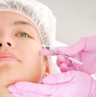Procedimento de harmonização facial